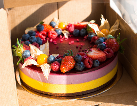 торт «Фруктово-ягодный»